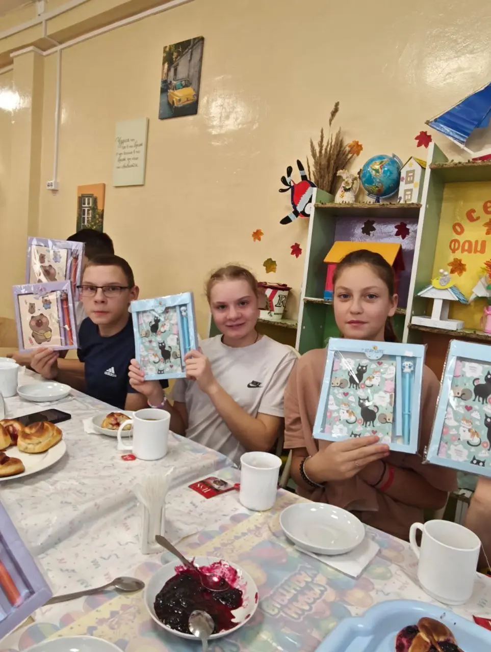 КАК МЫ БУЛОЧКИ ПЕКЛИ... ИЛИ ТЕПЛАЯ ВСТРЕЧА В ПРЕДДВЕРИИ ДНЯ МАТЕРИ