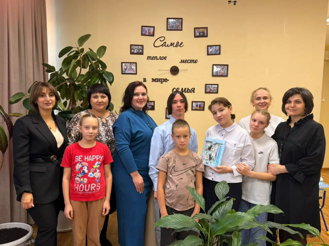 КАК МЫ БУЛОЧКИ ПЕКЛИ... ИЛИ ТЕПЛАЯ ВСТРЕЧА В ПРЕДДВЕРИИ ДНЯ МАТЕРИ