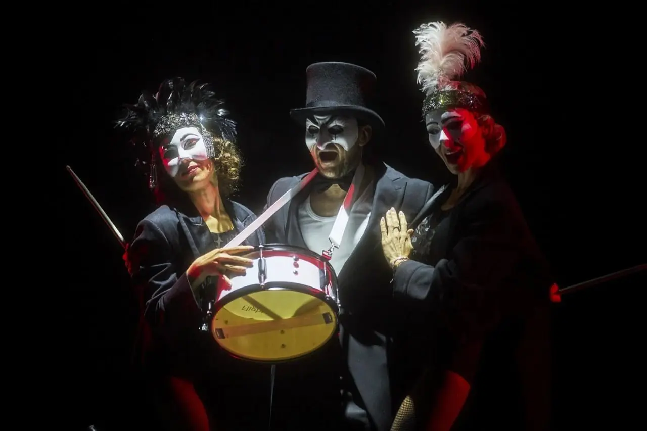 Брехт, страх и надежда: Никита Михалков покажет в Петербурге спектакль «Перед рассветом»