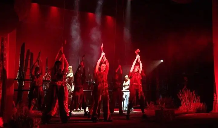 Эпический роман на сцене: Последний из могикан