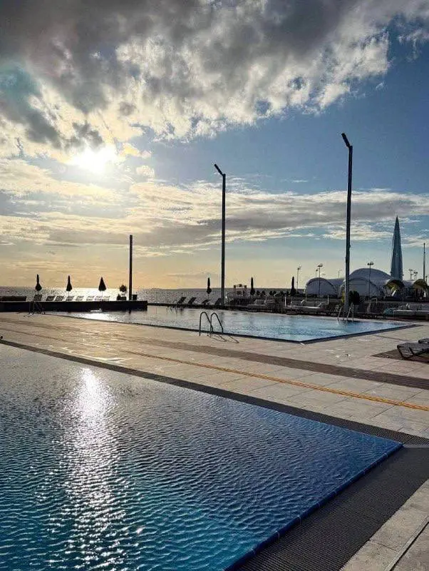 Бассейн у Флагштока - круглый год