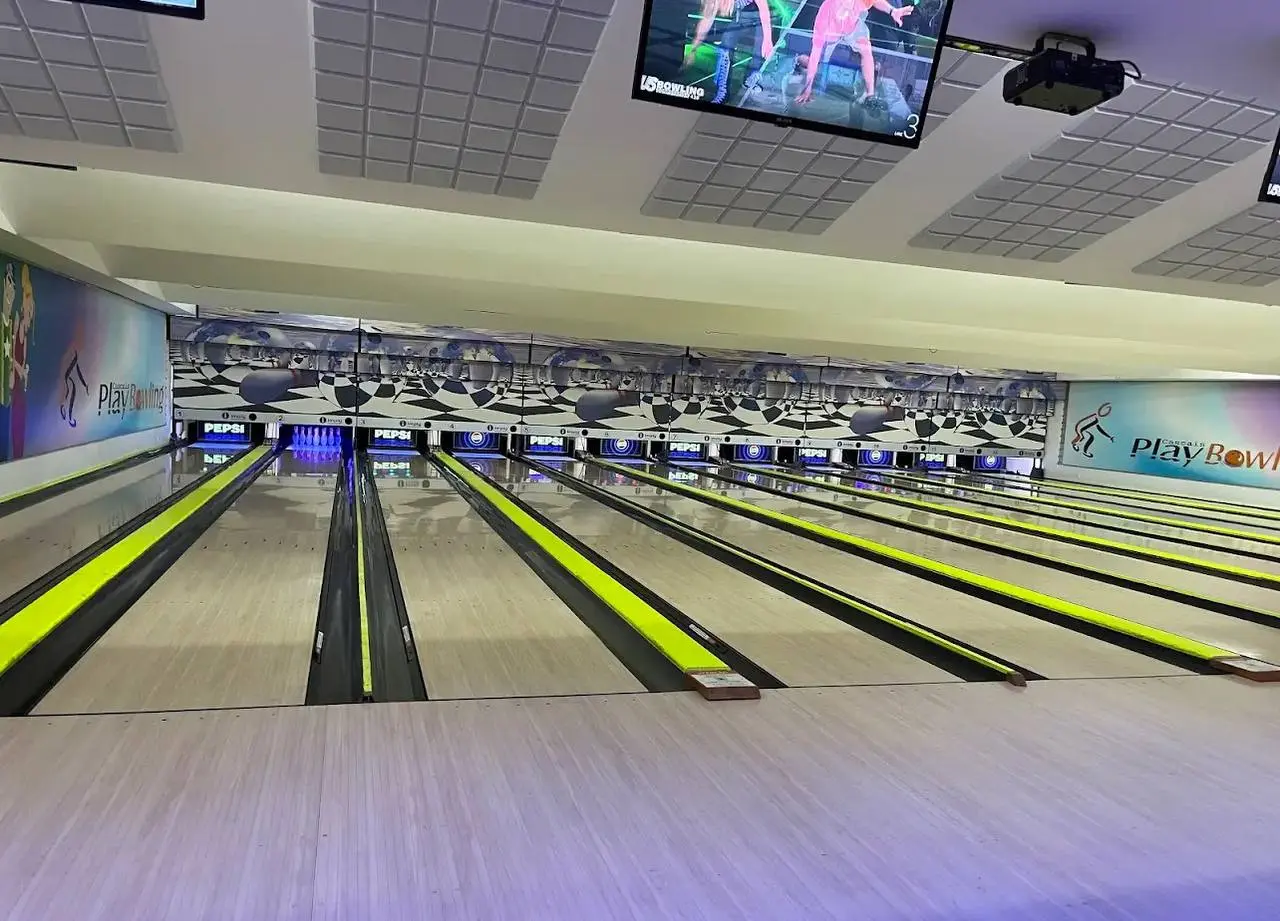 Приглашаем девушек поиграть в БОУЛИНГ и заодно поболтать о девичьем