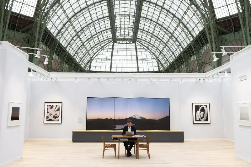 PARIS PHOTO 2025: АРТ-ЯРМАРКА В ГРАН-ПАЛЕ