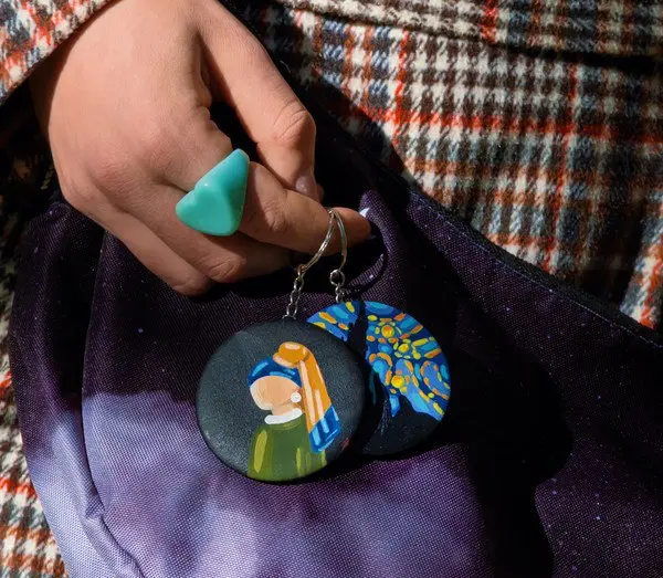 Live painting masterclass on a miniature canvas