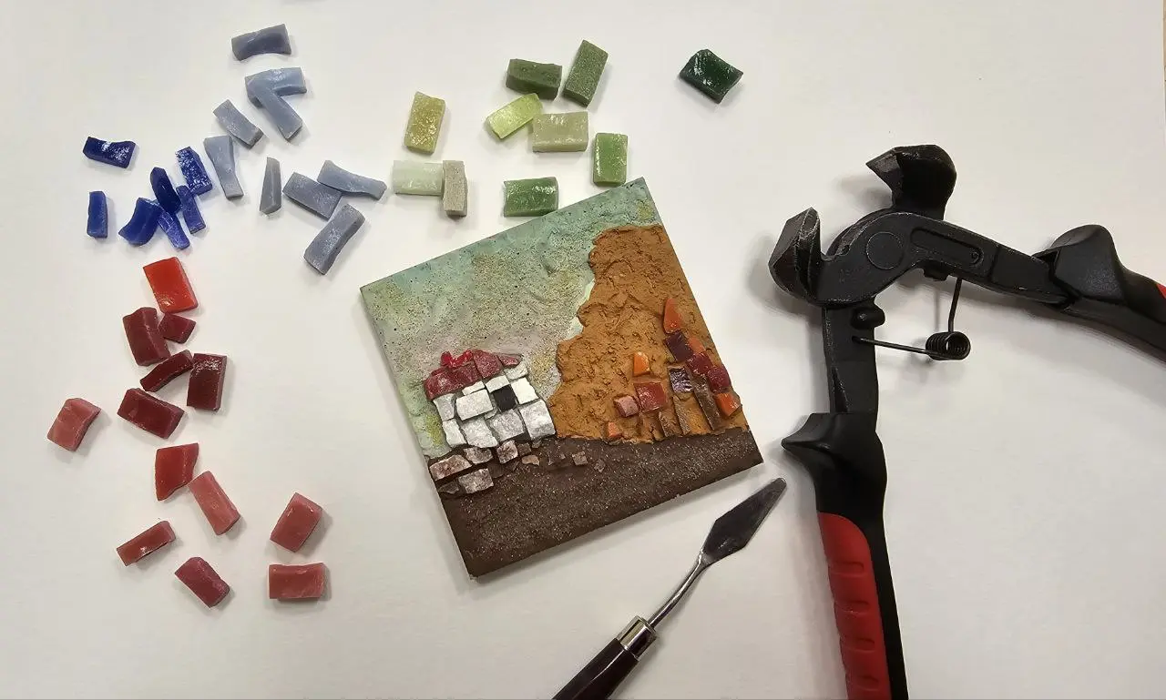 Рисование цветными цементами с элементами мозаики