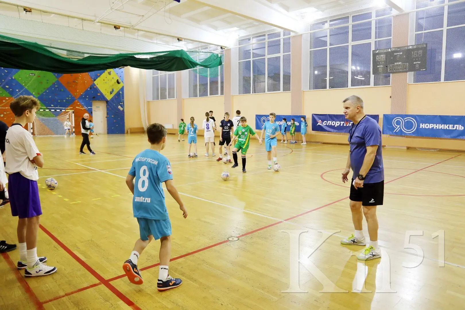 ⚽️Школьников Печенгского округа собрал футбольный тренировочный лагерь