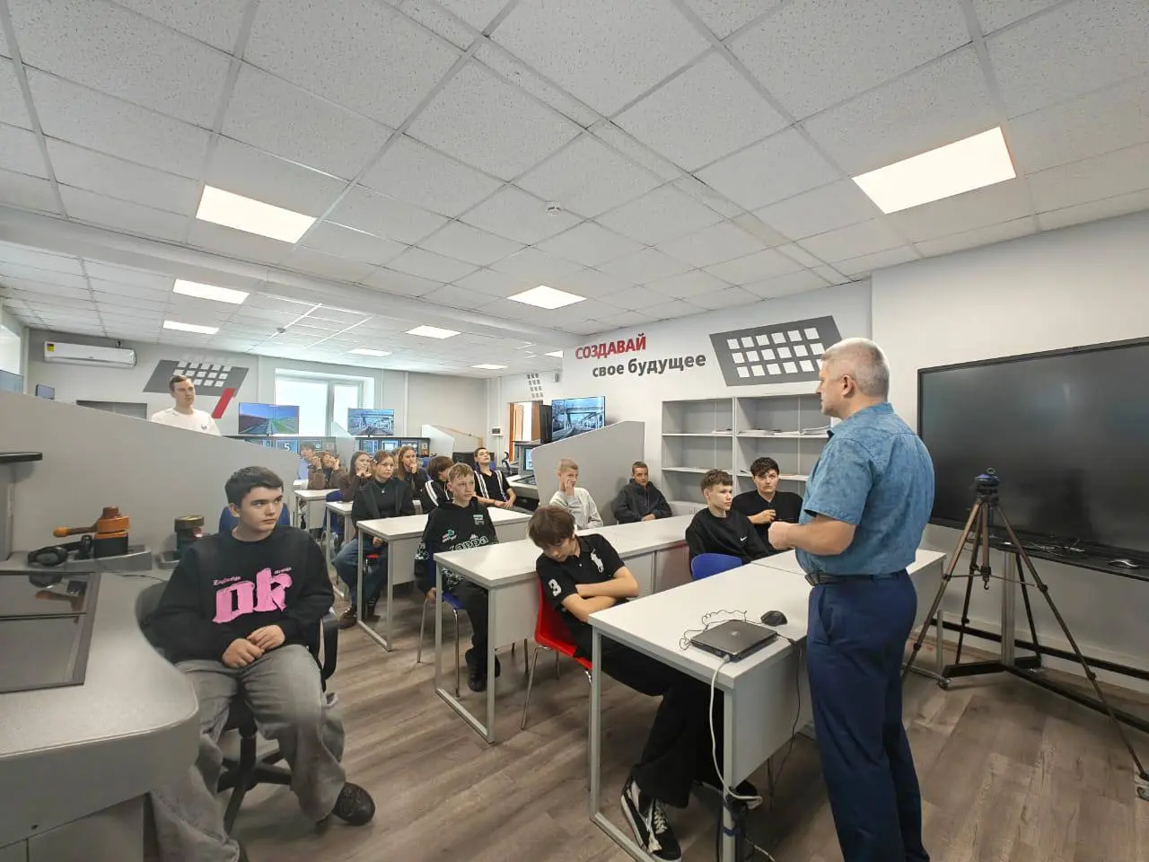 Профессиональное образование в сфере железнодорожного транспорта для школьников