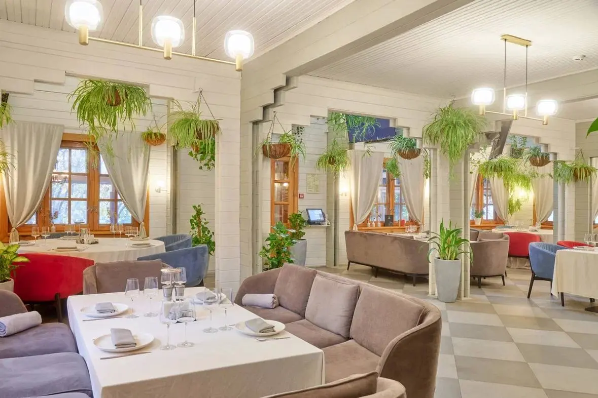 Беспрлатные детские праздники в ресторане яхт-клуба «Буревестник» по воскресеньям