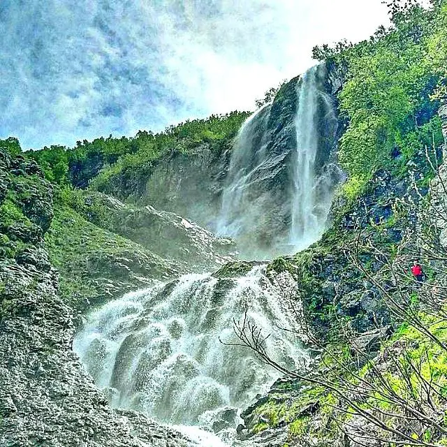 Поход к водопаду Поликаря