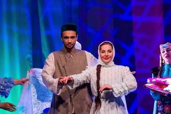 Полет души не сбило злато