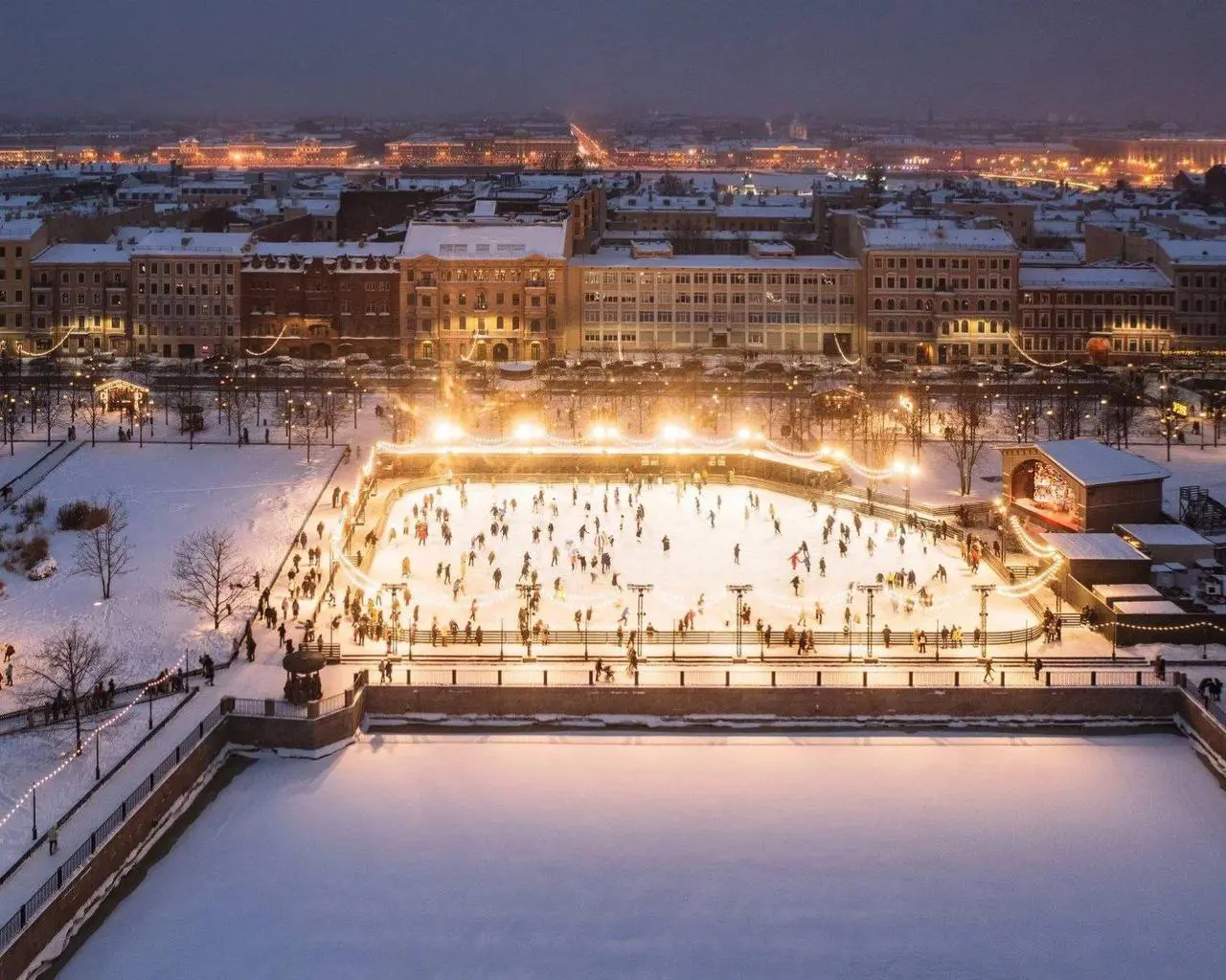 Уже в эту субботу идём кататься на коньках в Новую Голландию