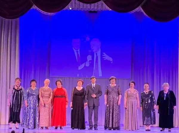 Средь шумного бала