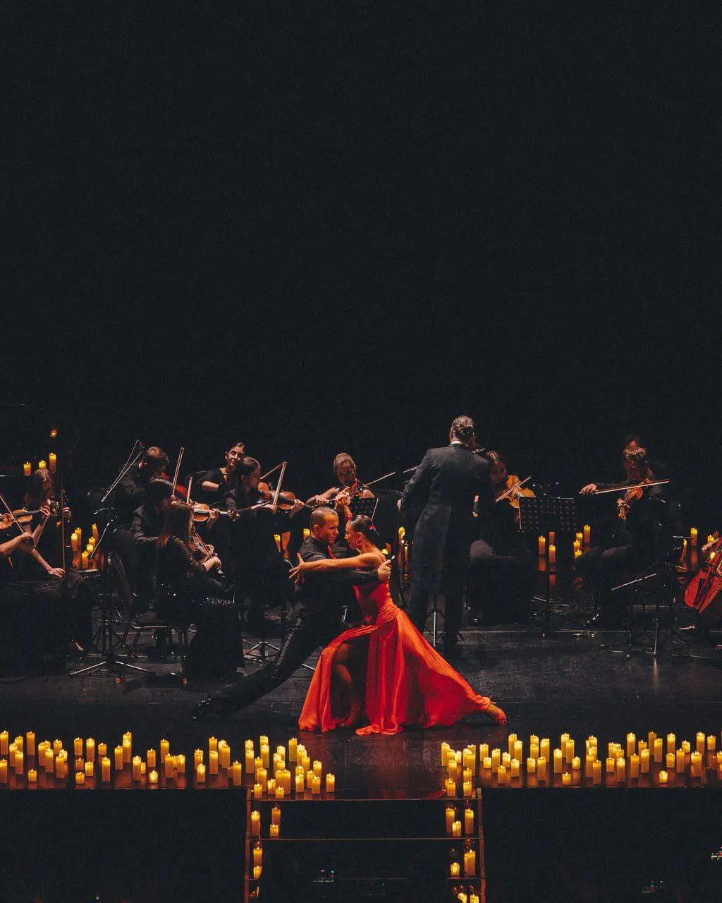 Сияние тысяч свечей и живая музыка: концерт MUSE в Ставрополе