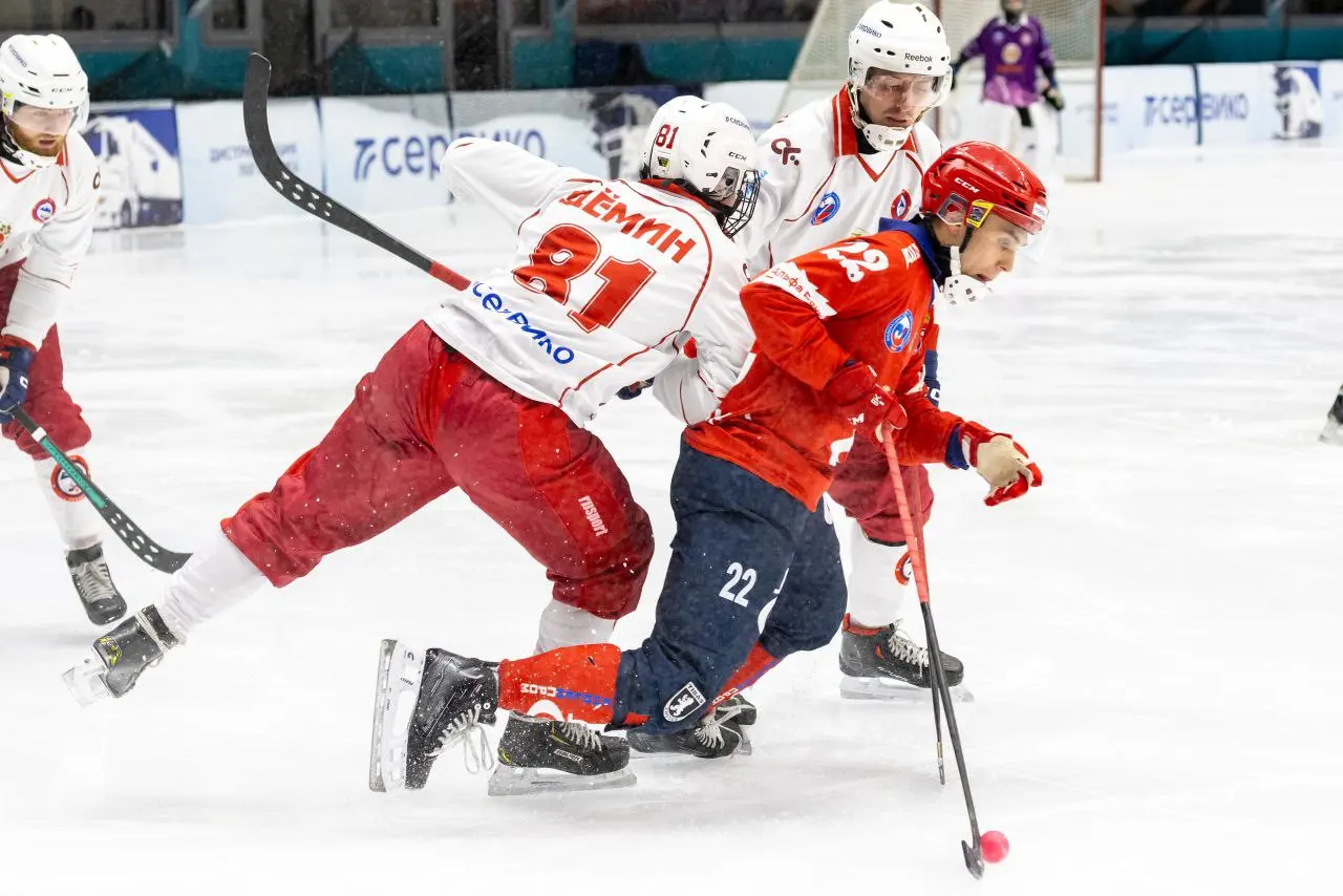 Яркие кадры матча Енисей - Саяны