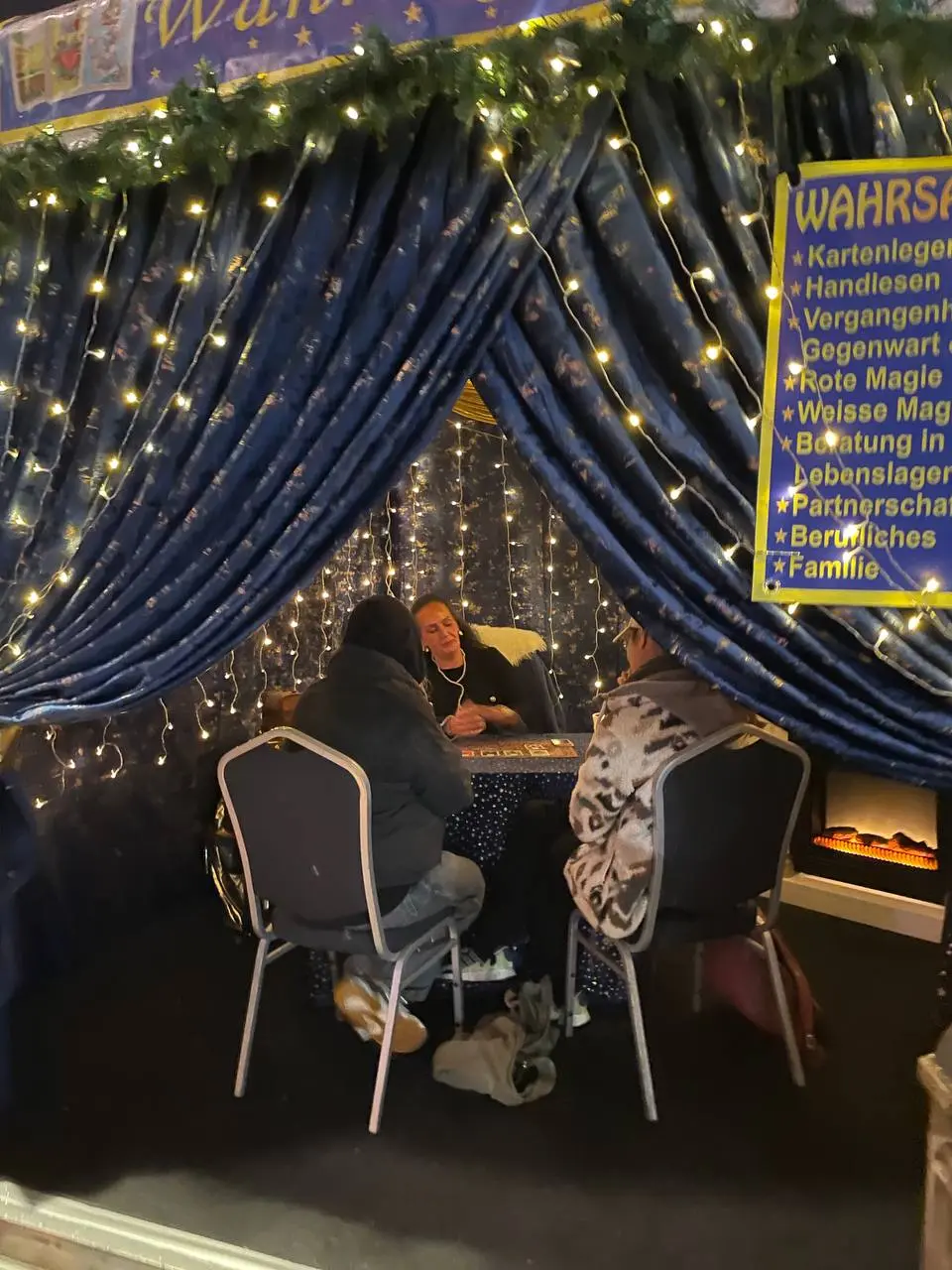 Ярмарка с гастрономическими изысками и гадалкой