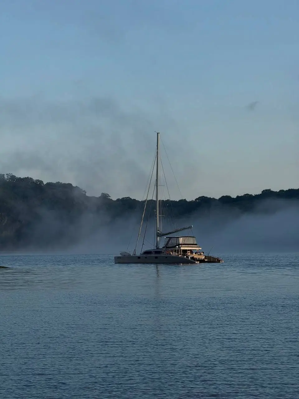 Ихтё поездка яхтенные путешествия: Черное Нечто