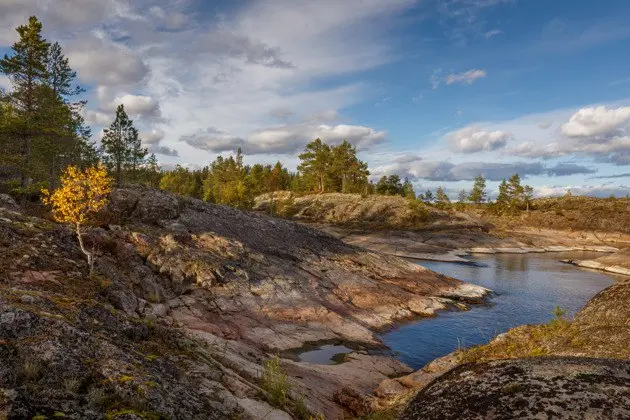 Эко-тур в Карелию: места силы и необитаемый остров