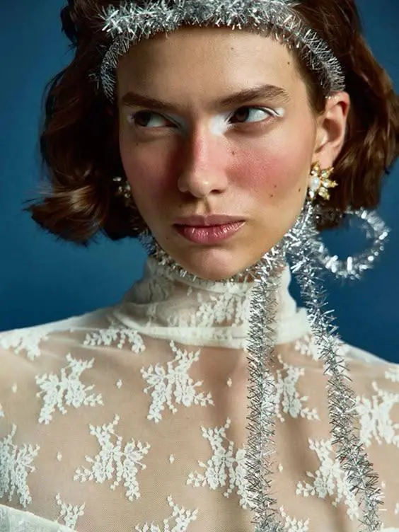 утренник, мишура и туфли