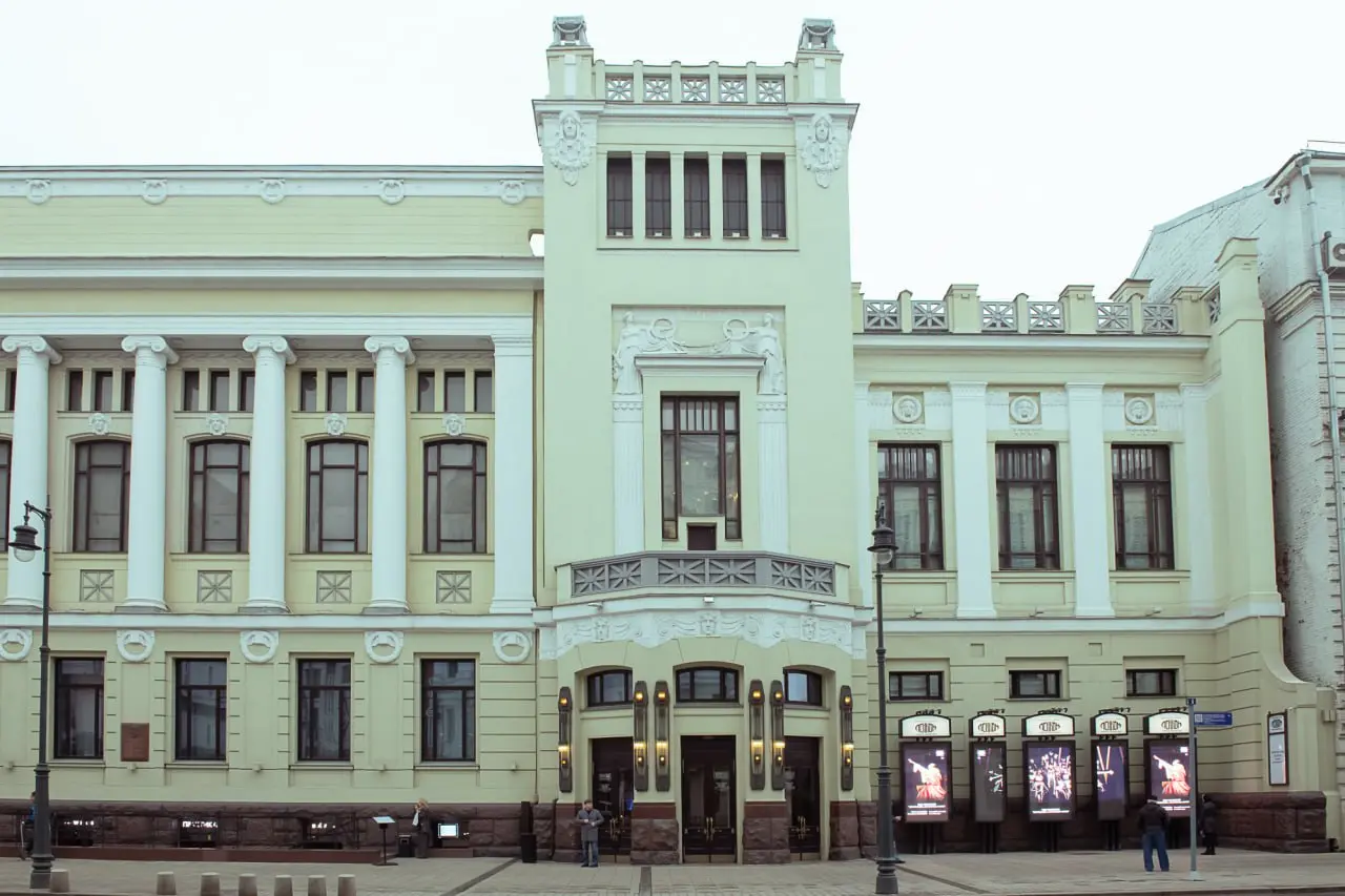 Секреты ленкомовского закулисья