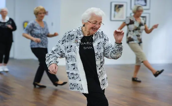 Живые танцы