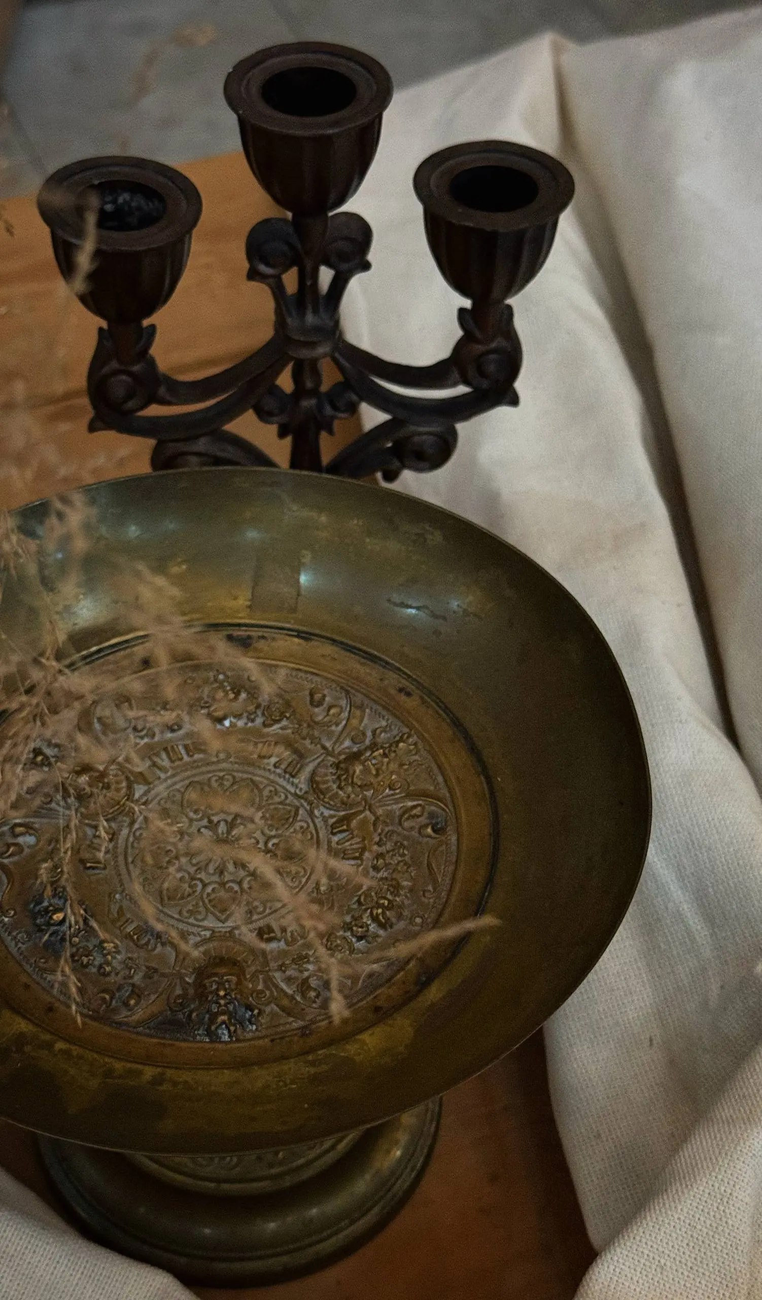 Монтаж выставки «Сущности. Мифология самарских народов»