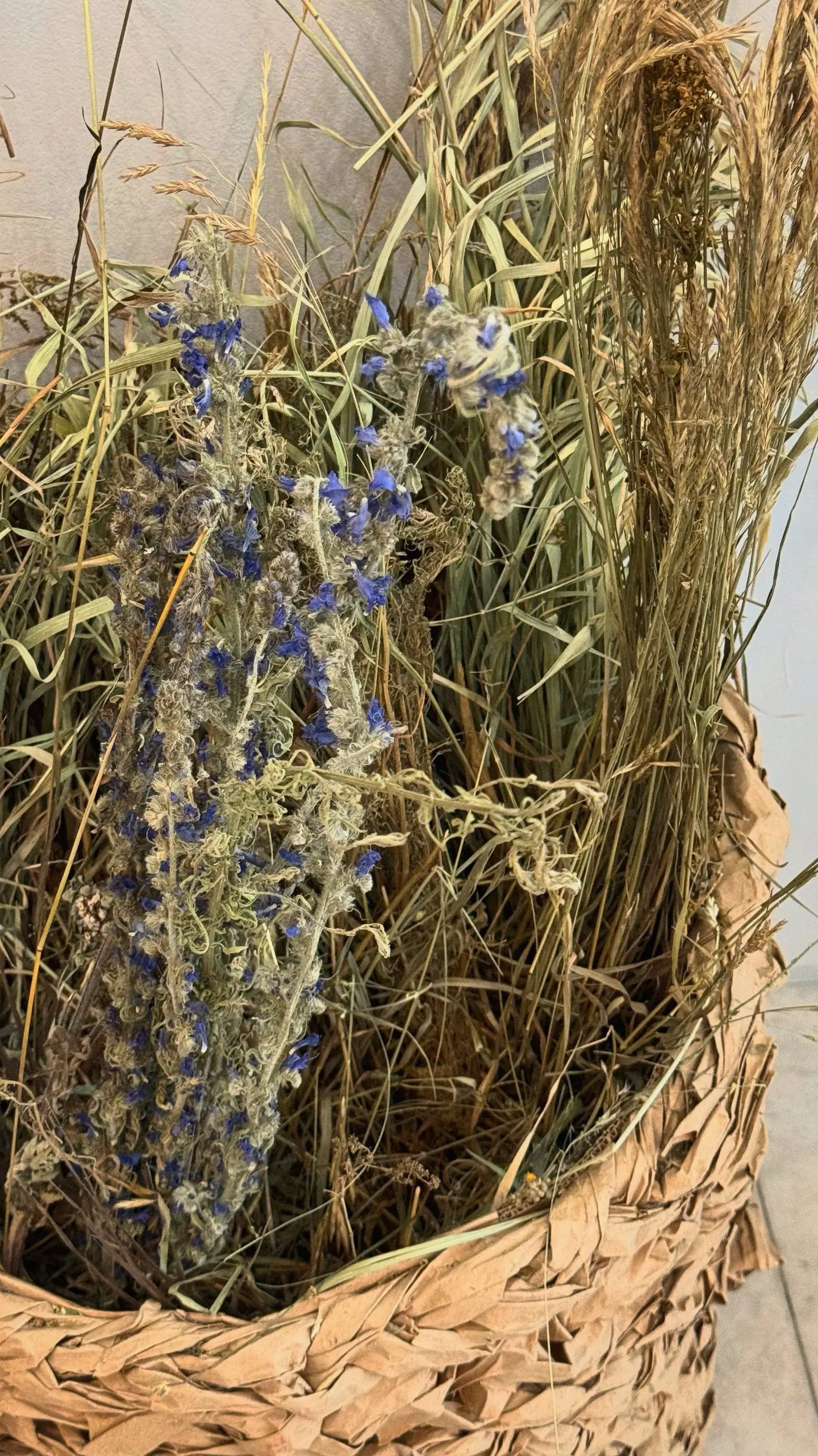 Монтаж выставки «Сущности. Мифология самарских народов»