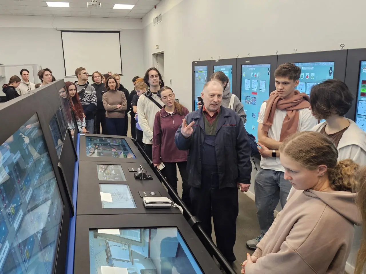 Посещение студентов Мурманской области университетами ИТМО и МАУ