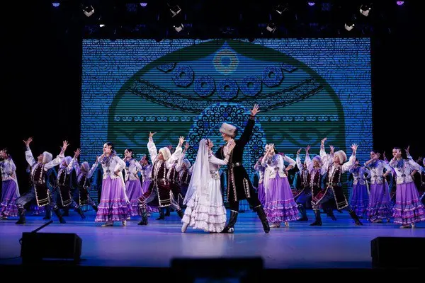 Концертная программа ансамбля песни и танца "Мирас"