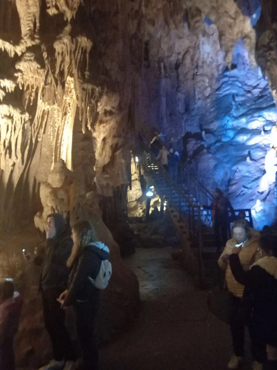 Восточная Сербия: Ресавская пещера, крепость Манасия, водопад Великий Бук