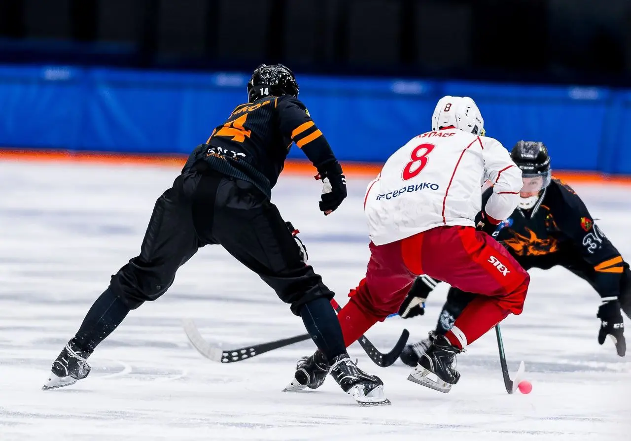 Абаканские "Саяны" крупно уступили кемеровскому "Кузбассу"