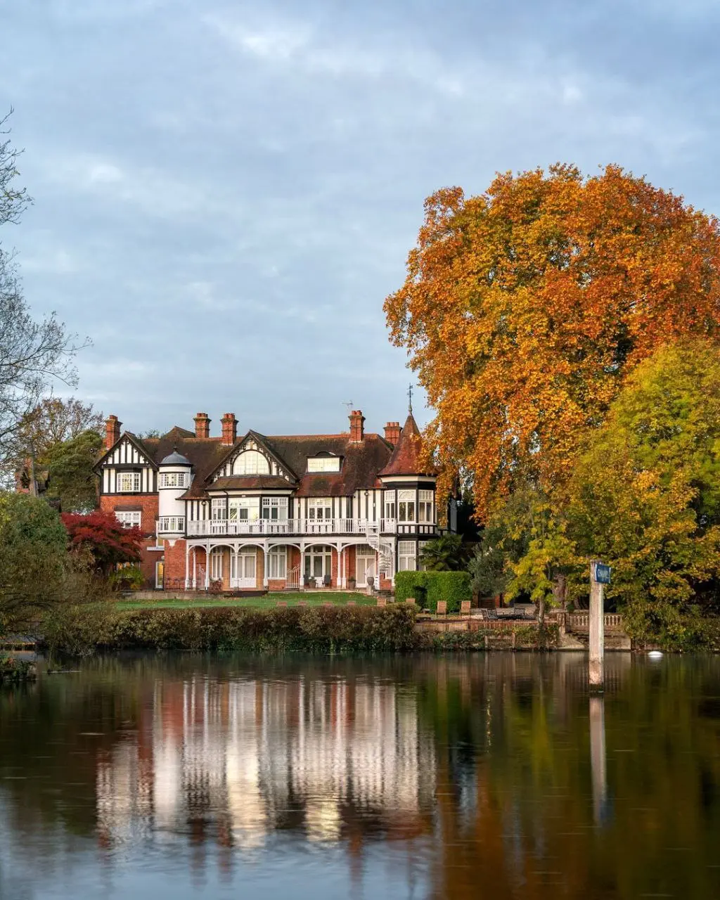 River Arts Club — викторианское поместье на берегу Темзы