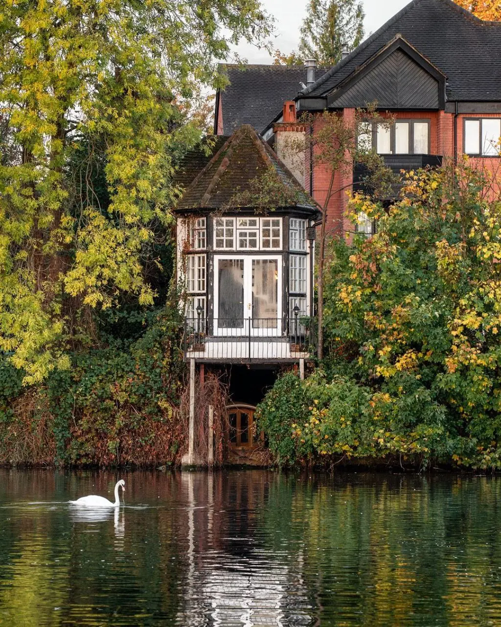 River Arts Club — викторианское поместье на берегу Темзы