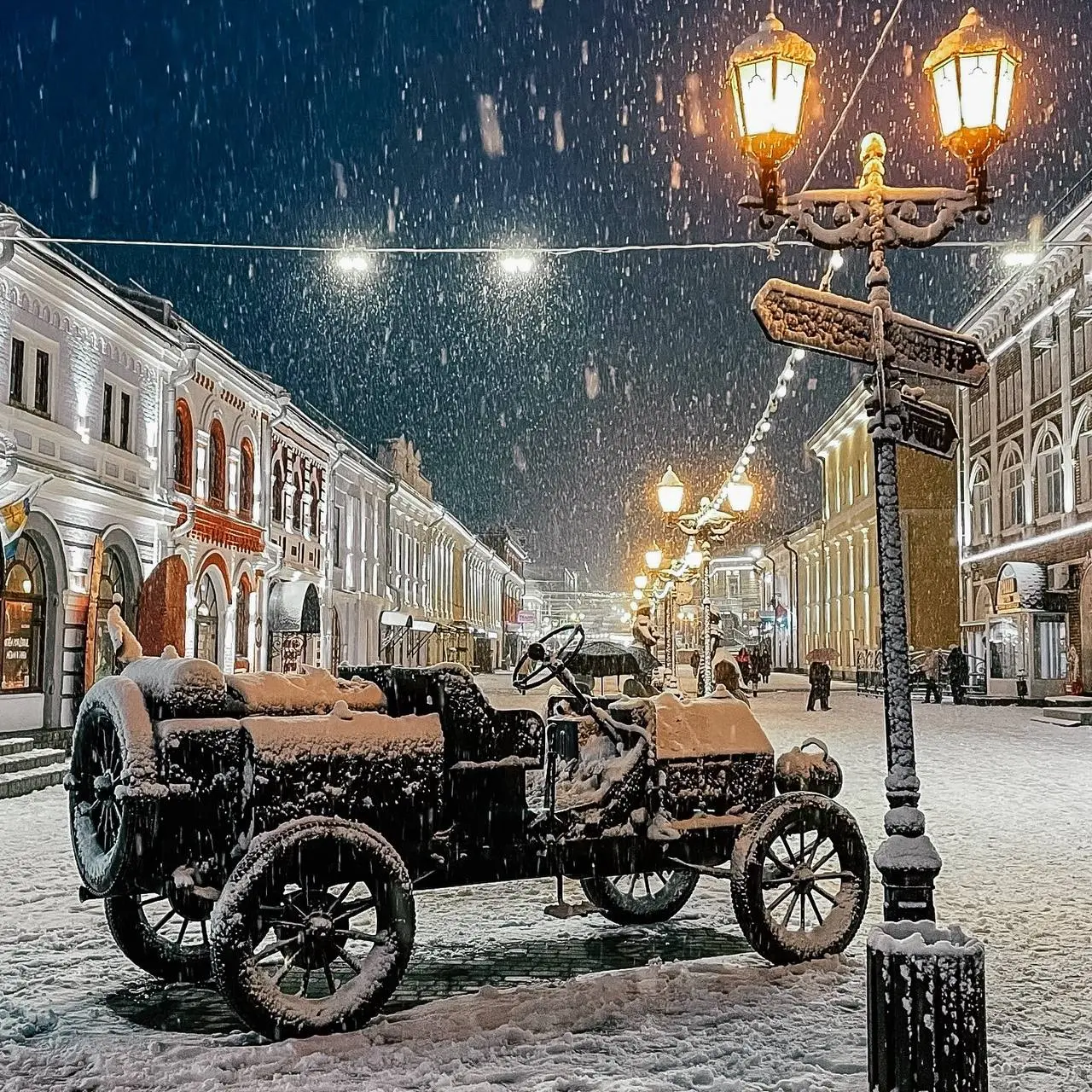 Вятские промыслы любовью, Город за фасадом. Часть 3: улицы Ленина и Спасская, Вятка 1920-е годы