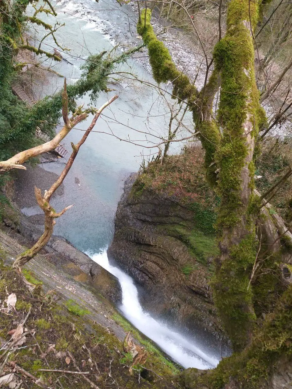 ВОДОПАДЫ НА РЕКЕ АЖЕК