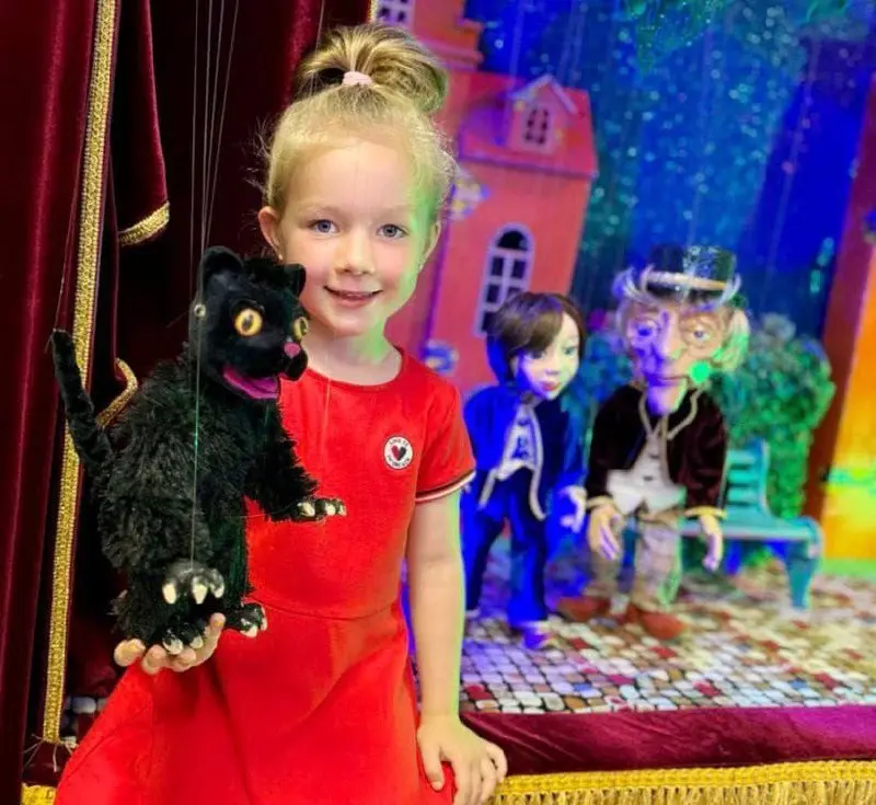 Волшебный чемоданчик: кукольный спектакль