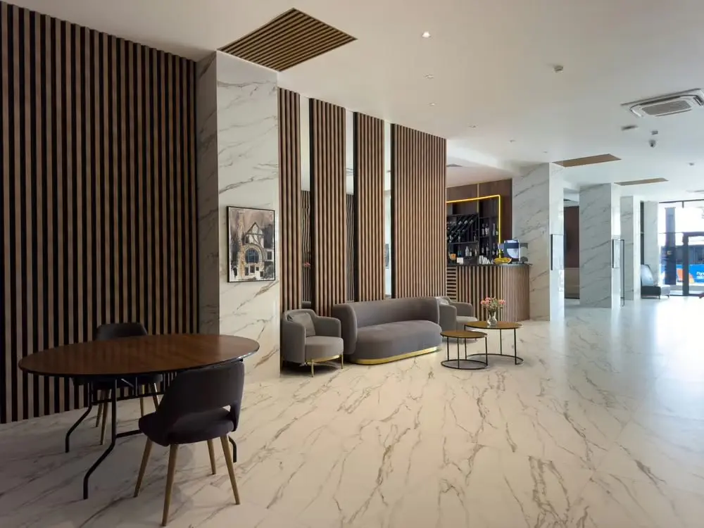 АБХАЗИЯ, ГДЕ ГОРЫ ВСТРЕЧАЮТСЯ С МОРЕМ