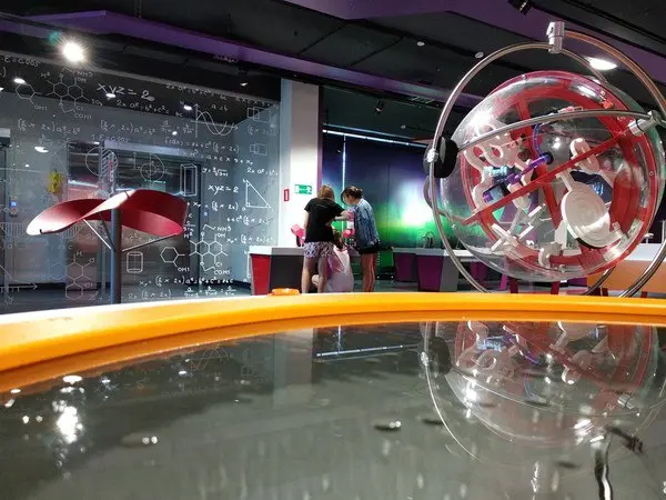 Экскурсия по экспозиции музея "Точка гравитации"