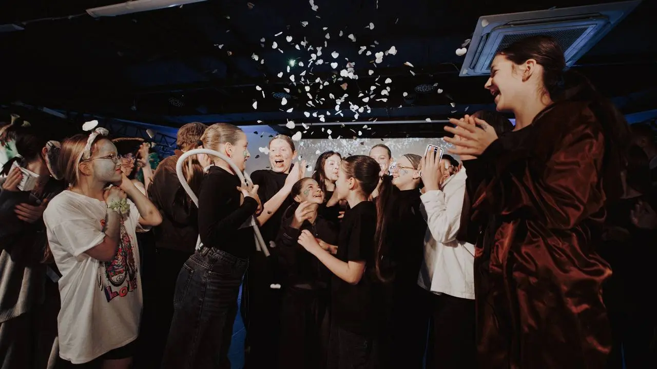 КАНИКУЛЫ В NEVERMORE