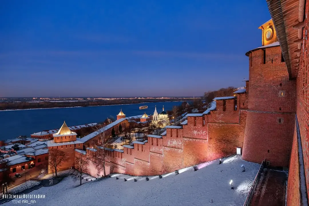 Закат у стен Нижегородского Кремля