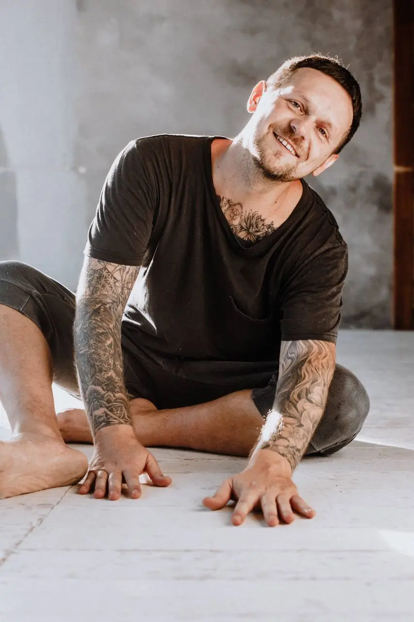 ECSTATIC DANCE: ВЫХОД ИЗ ТЕНИ