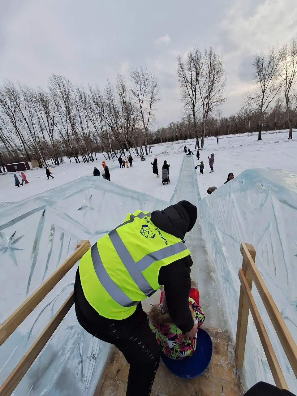 Ледовые городки и горки в Красноярске