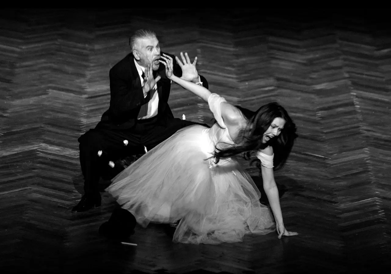 Женитьба на сцене Театра Моссовета в кинотеатре Иллюзион