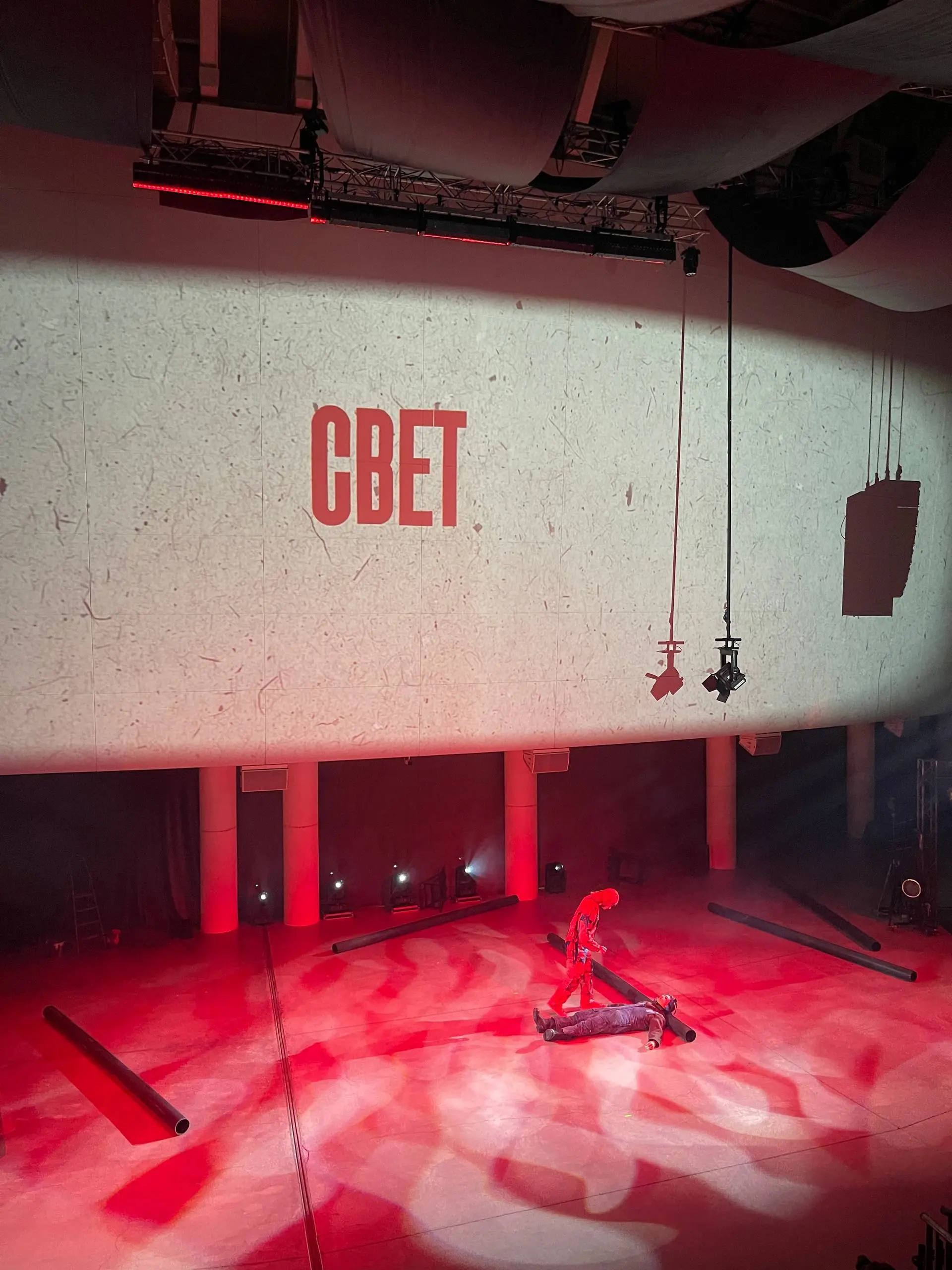 Юбилей Ельцин Центра: открытие выставки «10 лет в Центре» и премьера спектакля «Маяковский. Встреча»