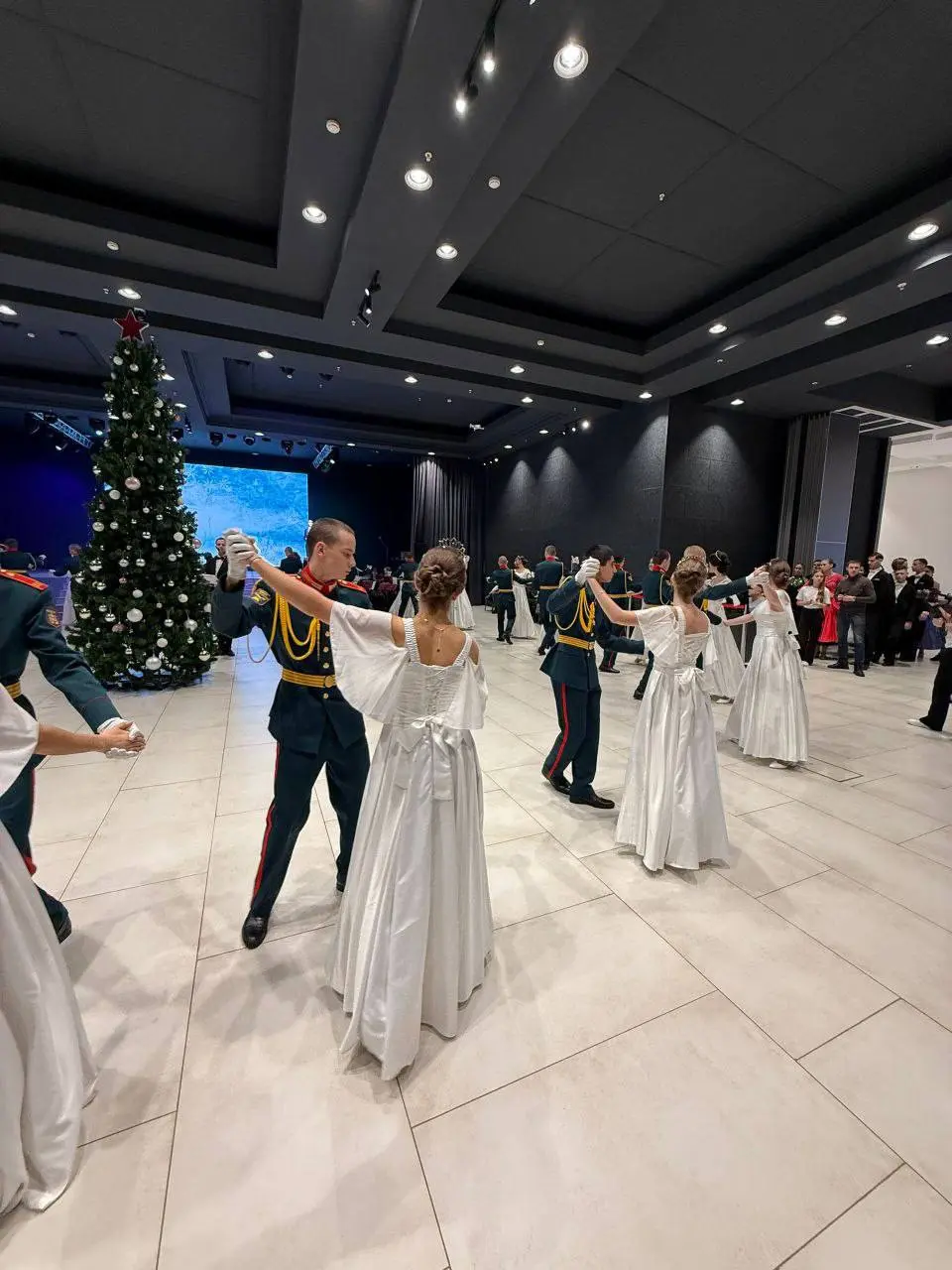 Международный Кремлевский благотворительный кадетский бал
