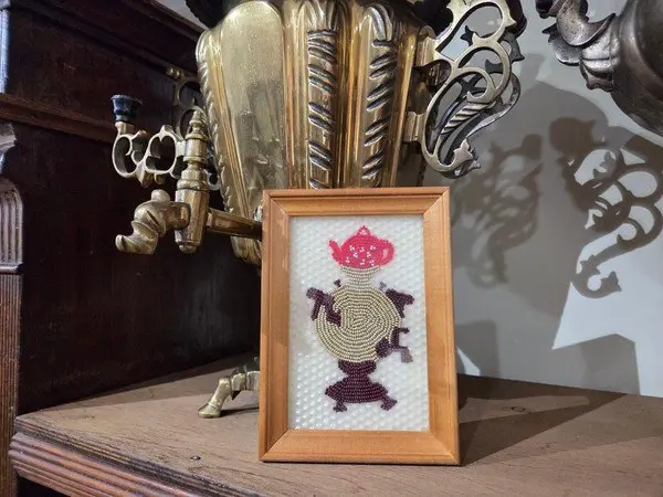 Бисерный узор на восковой палитре