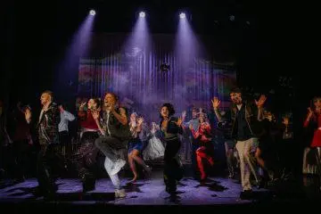 Танцуют все!