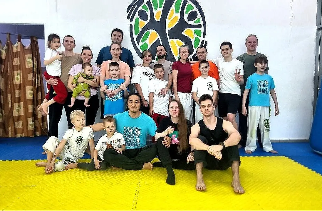 Открытый семейный урок по акробатике