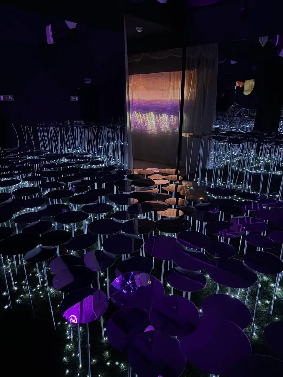 Сон в музее