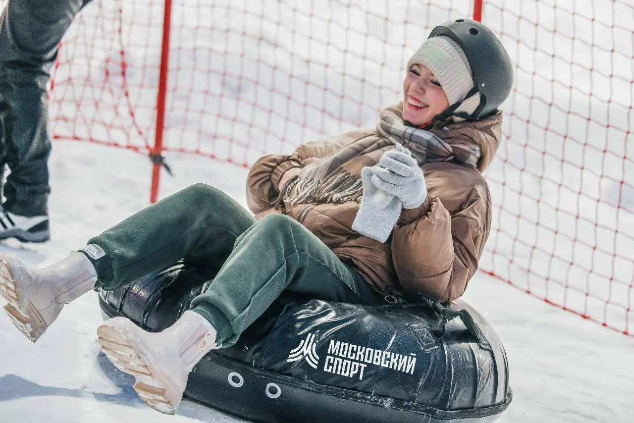 Бесплатная горка для тюбингов и сноубордов