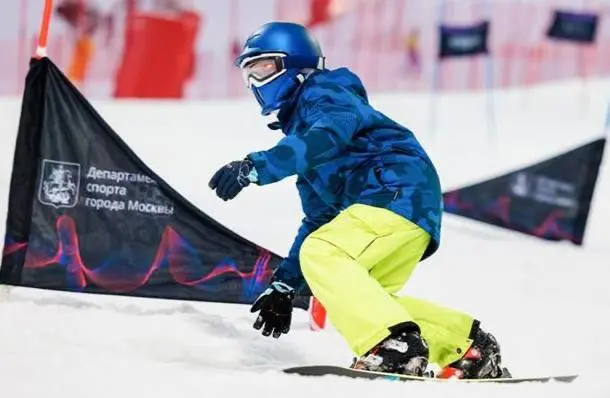 Бесплатная горка для тюбингов и сноубордов